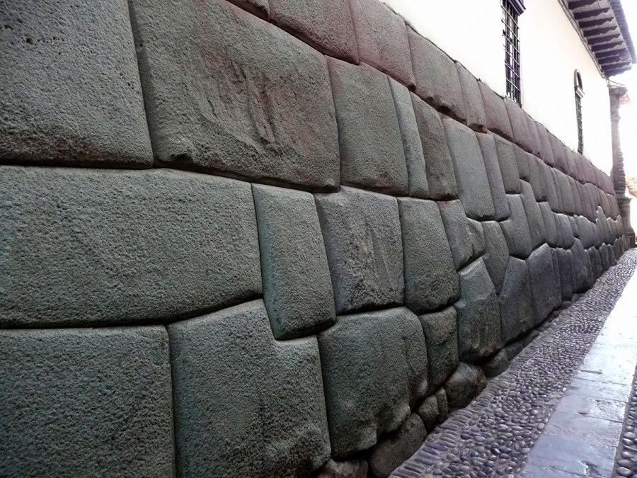 Calle Hatun Rumiyoc - Cusco