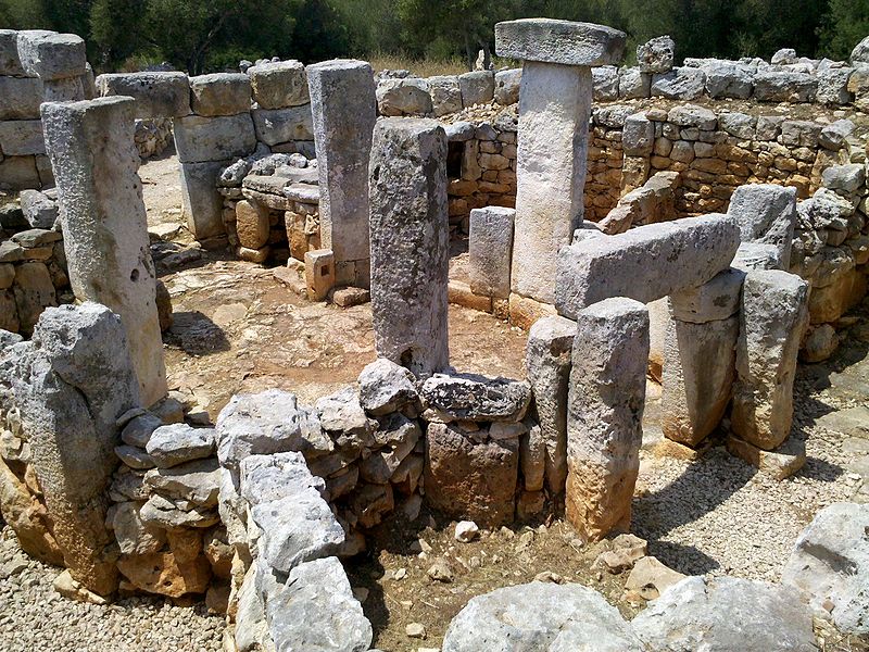 800px-Torre_d'en_Galmés_4