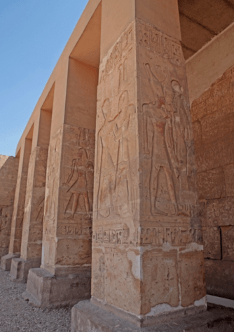 Pilar de entrada, templo de Seti I