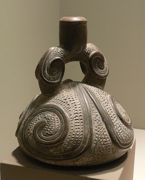 Peru_Chavin_Stirrup-spout_vessel_with_scroll_ornament_DMA_1970-3