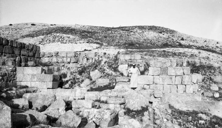 Sabasṭīyah (Israel), ruins of the palace of Omri at ancient city of Samaria